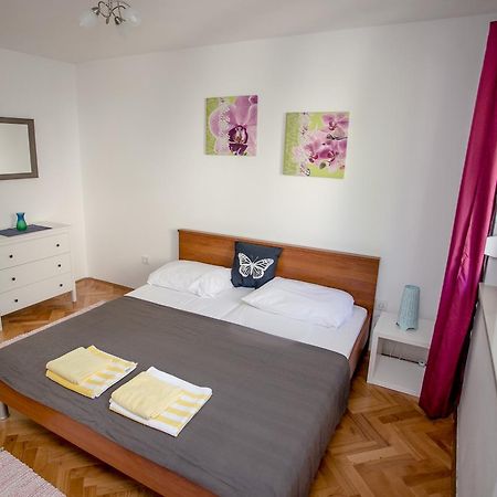Apartment Omis Holiday מראה חיצוני תמונה