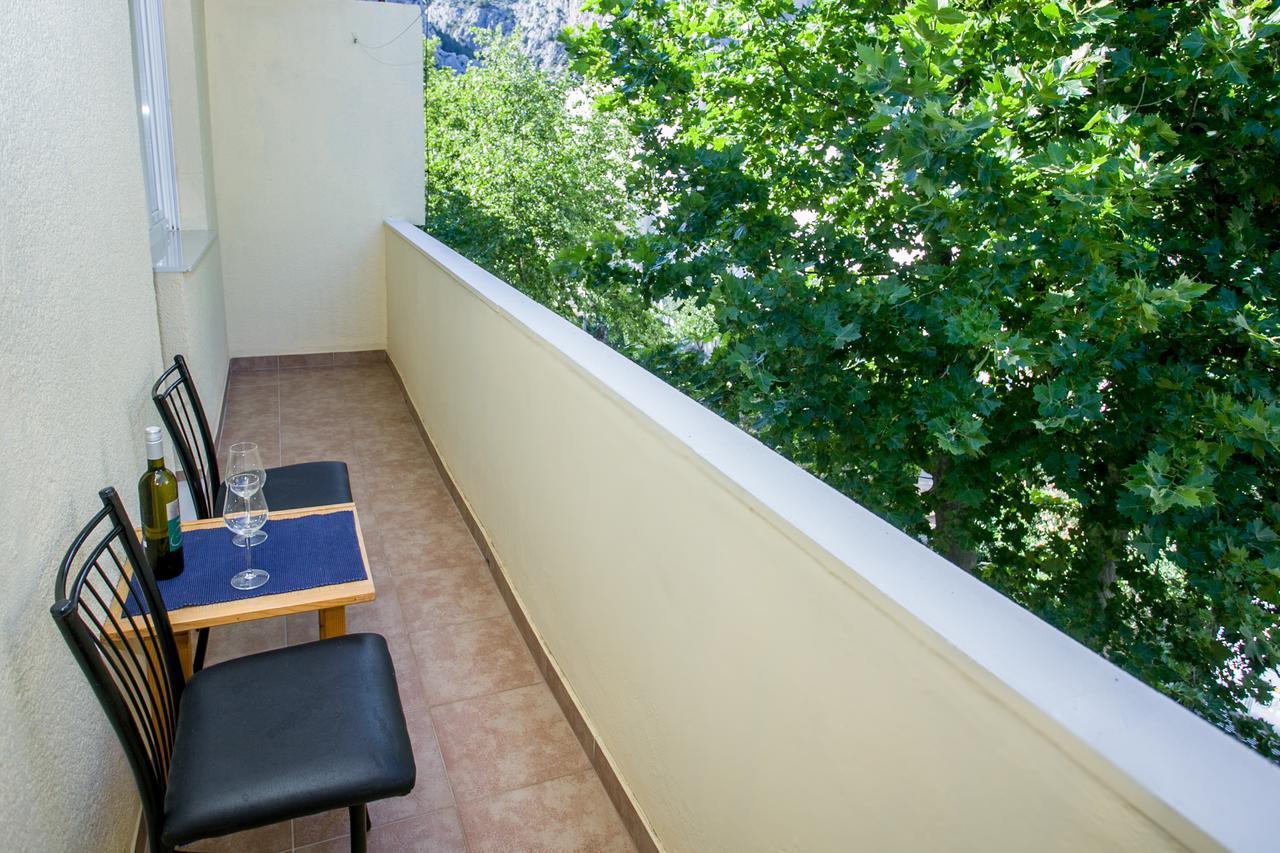 Apartment Omis Holiday מראה חיצוני תמונה