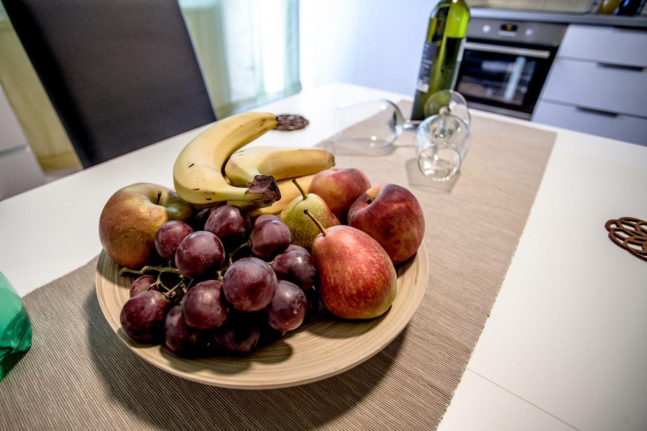 Apartment Omis Holiday מראה חיצוני תמונה