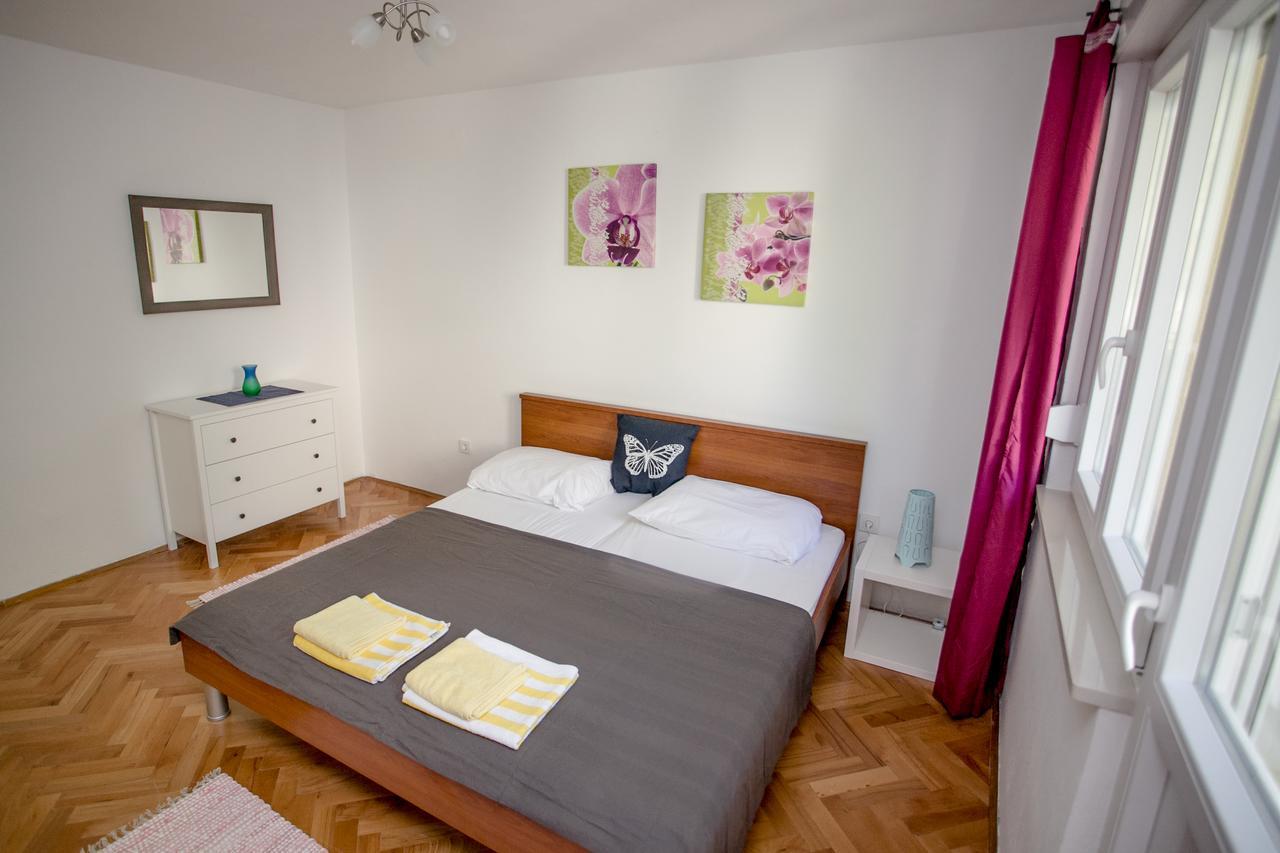 Apartment Omis Holiday מראה חיצוני תמונה