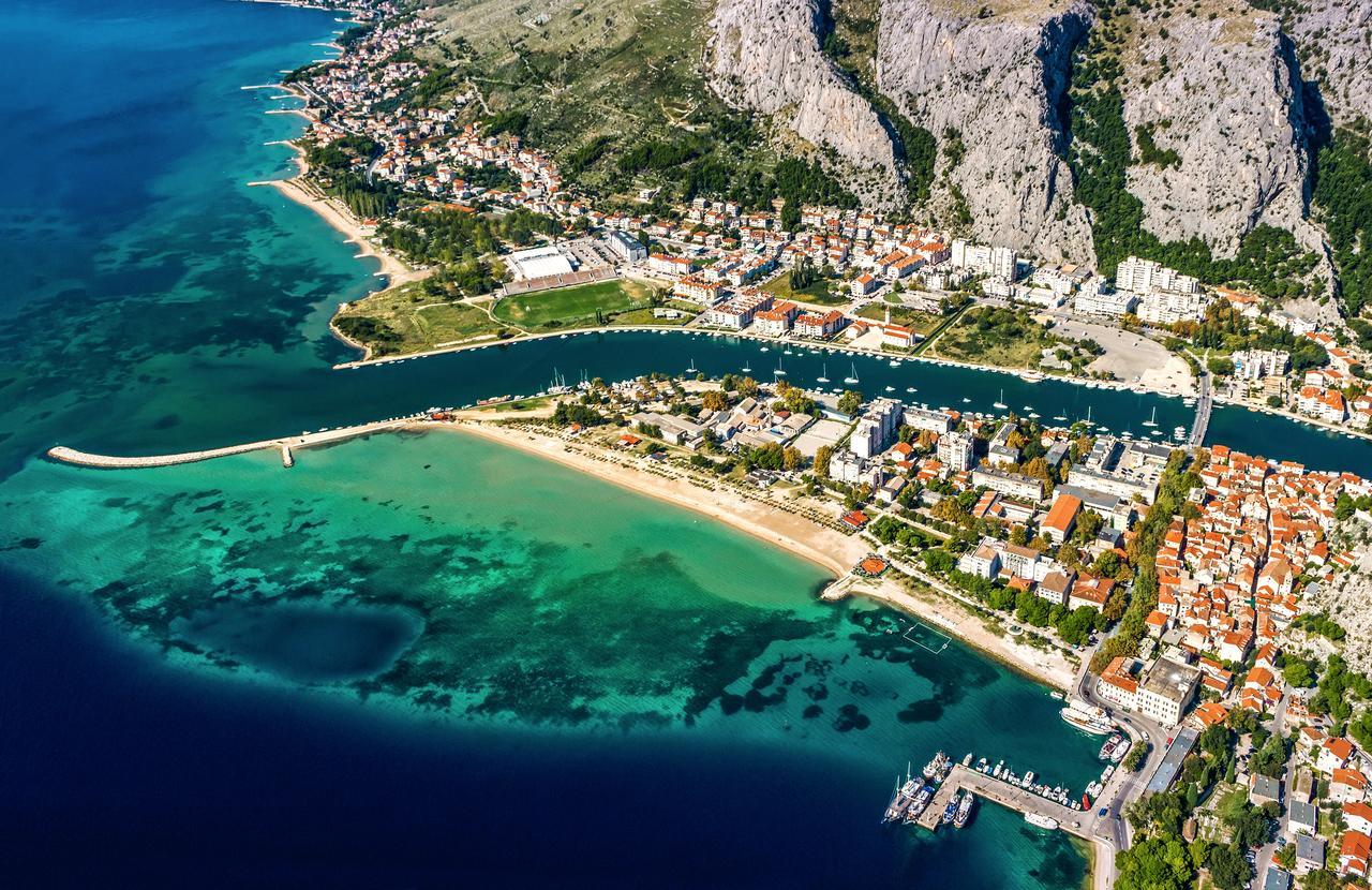 Apartment Omis Holiday מראה חיצוני תמונה