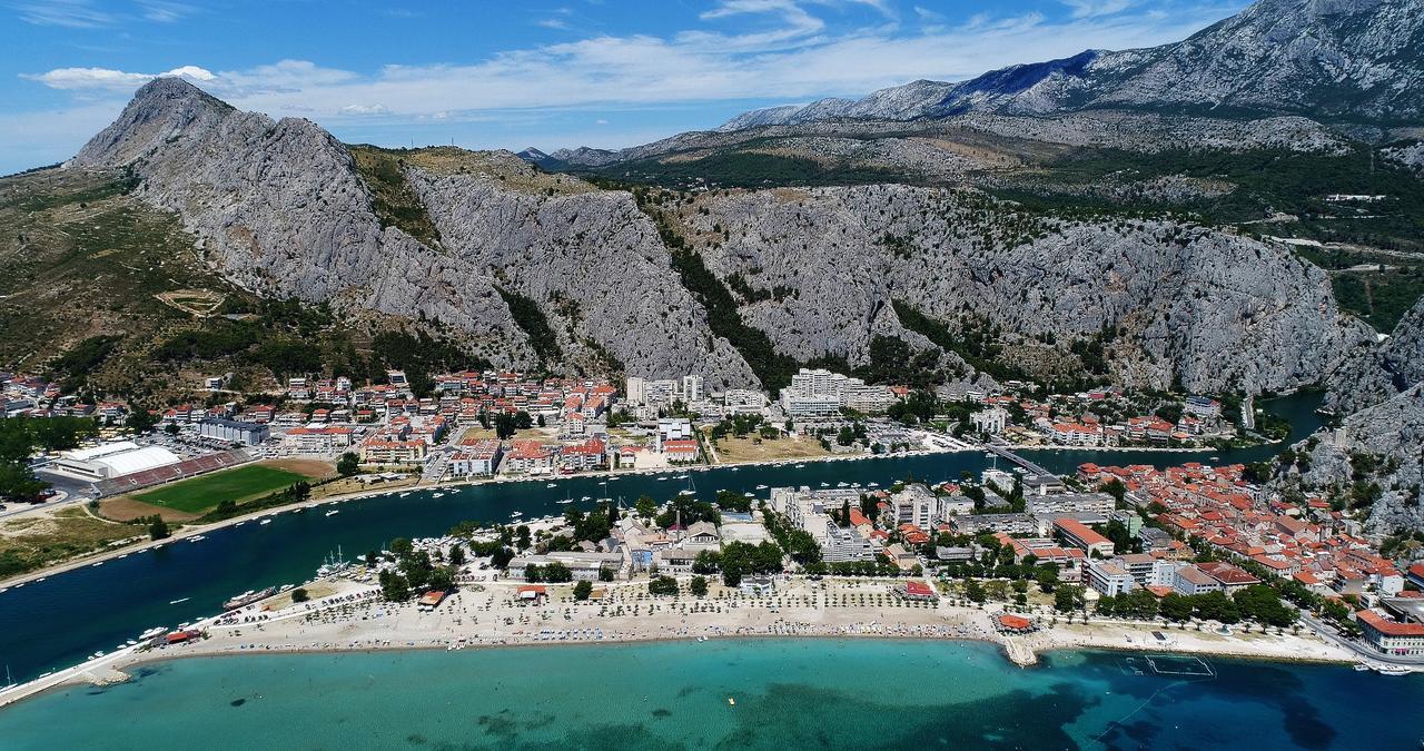 Apartment Omis Holiday מראה חיצוני תמונה