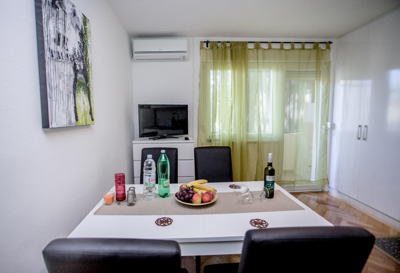Apartment Omis Holiday מראה חיצוני תמונה